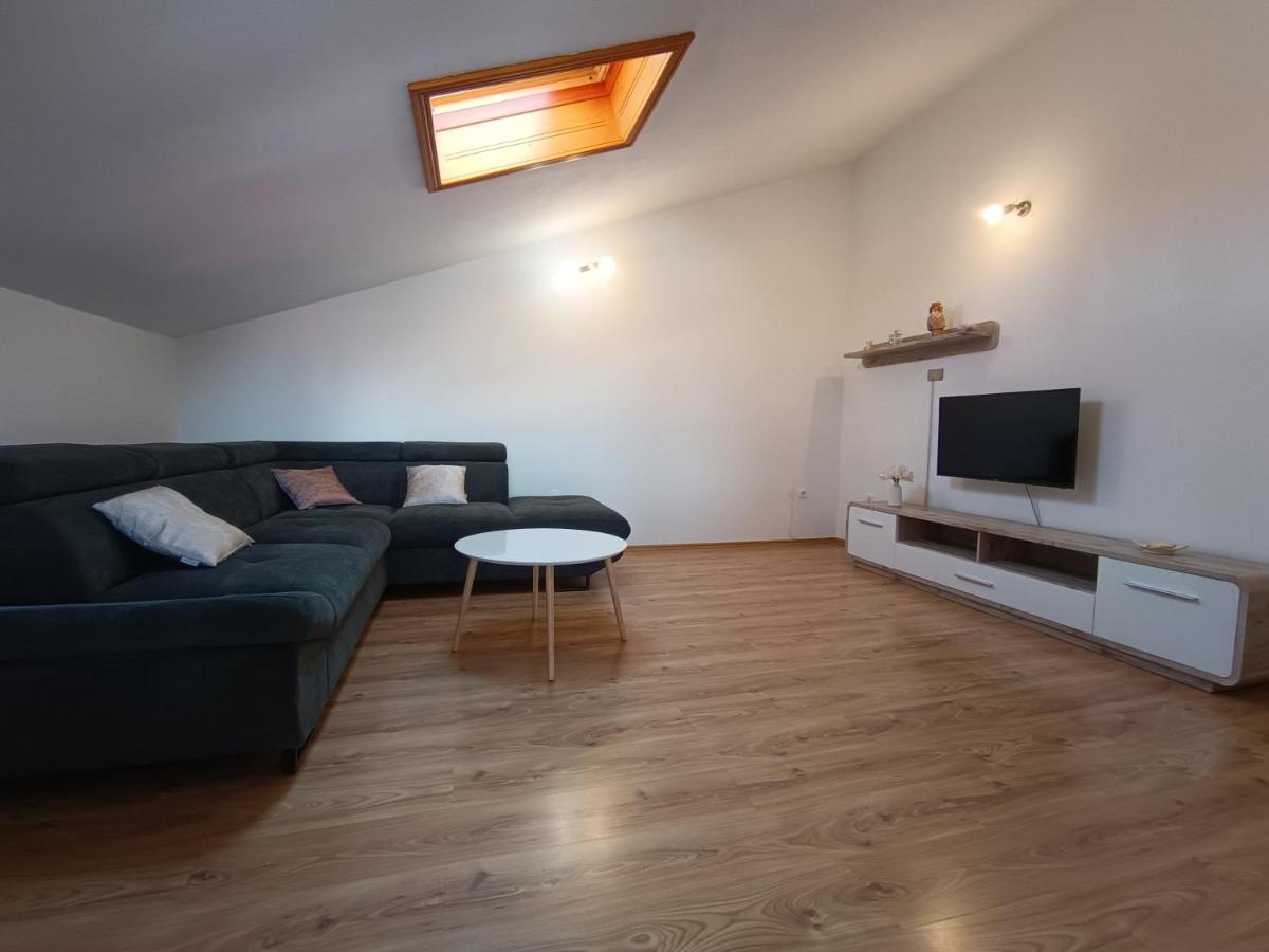 Apartman Sintic Krk Town Exterior foto